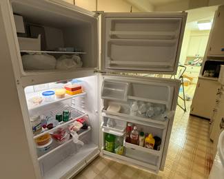 Whirlpool refrigerator with ice maker