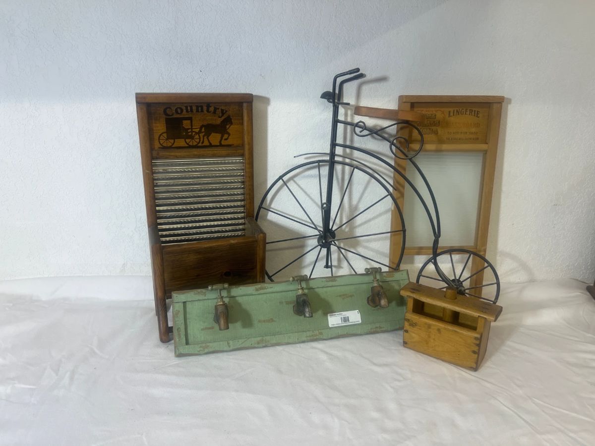 Rustic Primitive Decor Lot – Washboards, Bicycle Wall Art & Vintage Hooks