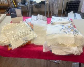 Table Linens & Embroidered Pieces