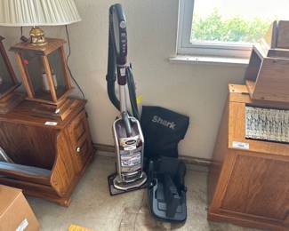 Shark Powered Lift Away Vacuum with Base & Attachments