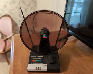 Indoor Color TV Antenna (VHF/UHF/FM)