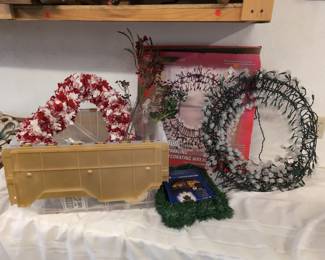 Floral Decor, Wreath & Ornaments