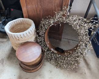 Primitive bucket with Lid, Rustic Wreath, Basket
