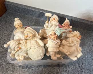 Snowfolk Figurines – All White Theme