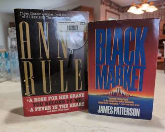 Lot of 2 Books (Ann Rule, James Patterson)