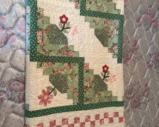 Handmade Floral Basket Log Cabin Quilt
