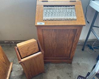 Oak Hamper and Matching Waste Bin
