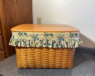 Large Longaberger Basket/Tote with Liner