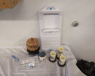 Home Décor Assortment: Calendar, Candles & Accents
