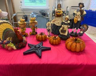Thanksgiving Figurines & Fall Decor