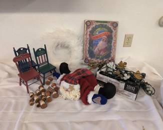 Holiday Craft & Decor Assortment