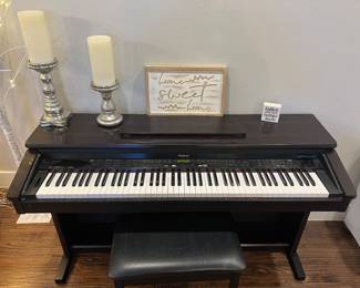 Roland KR-4700 Electric Piano