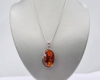 2K41AmberNecklace
