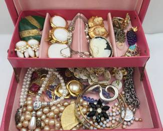2K68Jewelsinbox