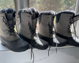 Ladies snow boots size 10