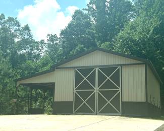 As soon as you pull into the driveway, you’ll see this barn & the following photos are the items that are in the barn.