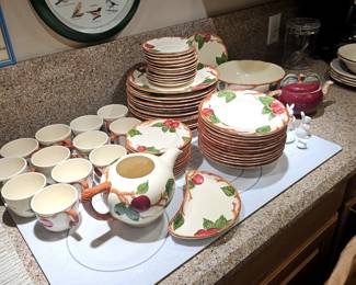 66 pieces of Franciscan ware "Apple" pattern. 