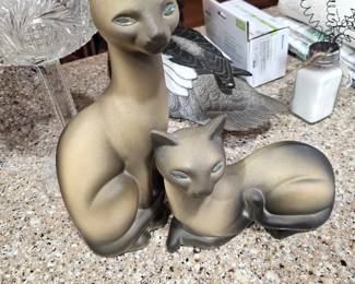 Cat figurines
