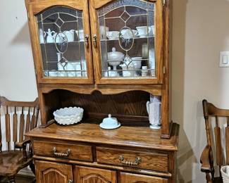 Pretty Hutch and buffet.