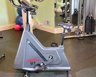 LIFE FITNESS C3 STATIONARY BIKE | Having contoured upright riding position and a large cushioned seat. Self-powered, doesn’t require cords or outlets.
Dimensions: h. 54.5 x w. 22.5 x d. 49 in