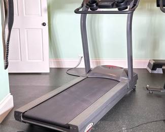 LIFE FITNESS T3 TREADMILL | Max speed of 10mph and a max incline of 15% - h. 57 x w. 28 x l. 71.25 in
