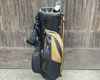 Junior Golf Bag And Clubs | US Kids Golf Bag with shoulder strap and stand. Side pockets, two covers and two Tommy Armour clubs. - h. 32 x w. 9 in