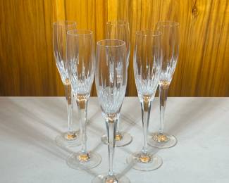(6pc) Crystal Glass Champagne Flutes | Of nice quality, no apparent makers marks - h. 10.75 in