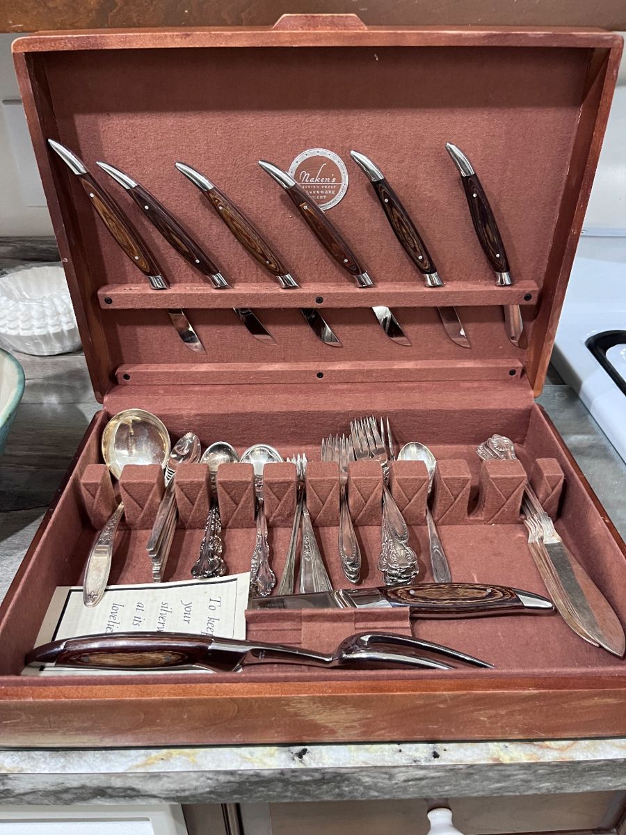 Naken’s vintage flatware set