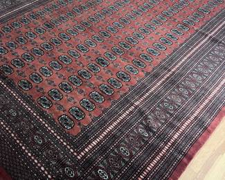 Mint condition HUGE wool area rug 113x171