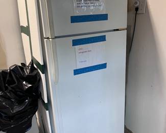 Refrigerator (Kenmore?)