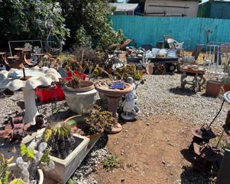Isles of yard art