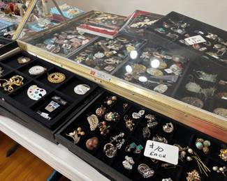 Pins, brooches and more!