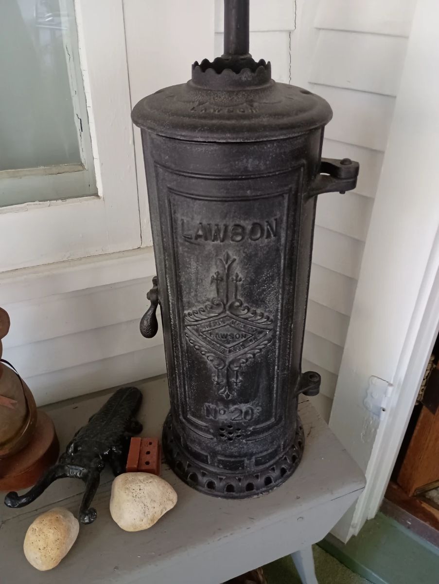 Lawson No.20 antique heater, utilizing water