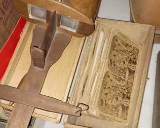 Vintage Stereoscope viewer with picture cards