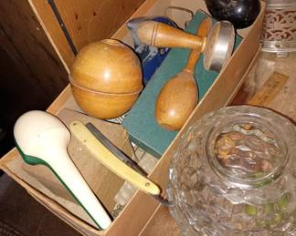 Vintage sewing / darning supplies