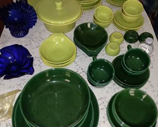 Mid Century Modern dishware i