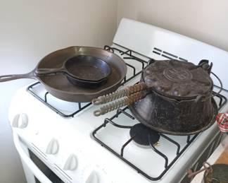 Cast iron skillets and waffle maker