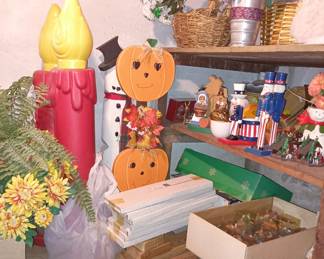 Seasonal decor
Blow mold candles