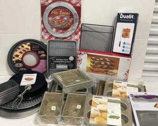 Bakeware Lot