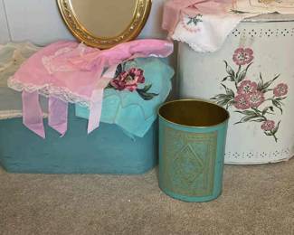 Storage Ottoman And Hamper