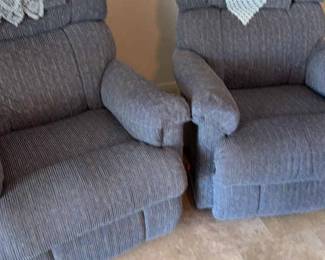 LaZBoy Pair Of Matching Recliners