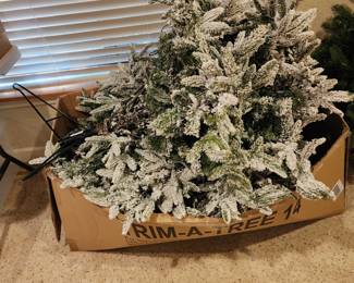7 1/2 ' led light up tree