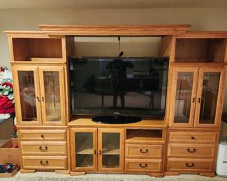 Entertainment center