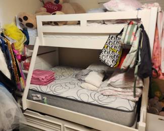 Three beds in 1 unit