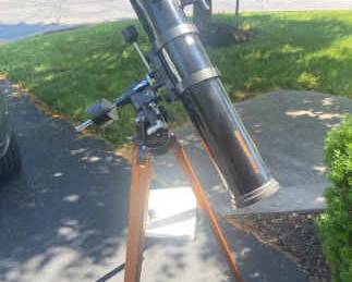 05 Celestron C4.5 Newtonian Reflector Telescope