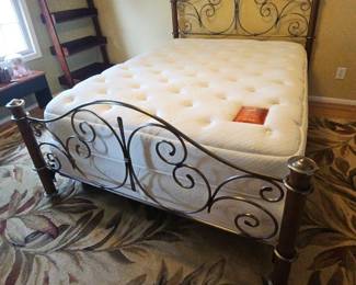 Queen Size Bedframe With Headboard Footboard