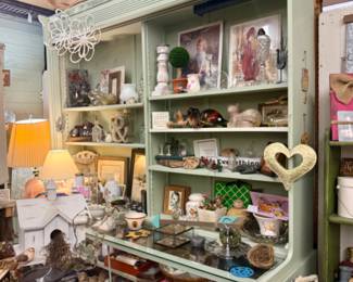 So many decorative items to take home and enjoy.