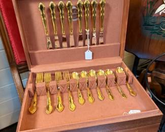 Pretty vintage silverware in storage case.