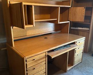 Computer desk
