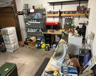 Tools, containers and decor.